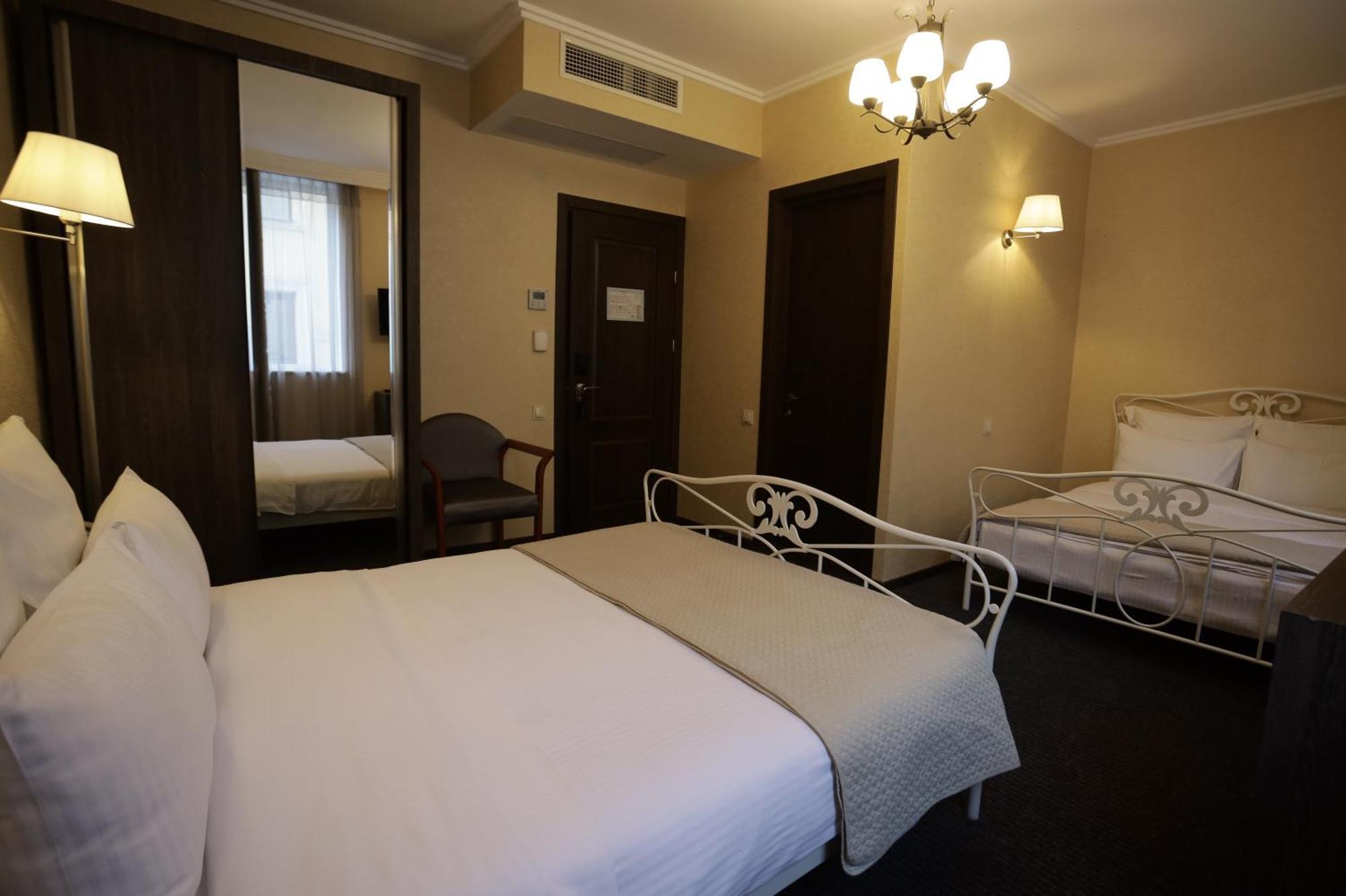 Redline Hotel Tiflis Exterior foto